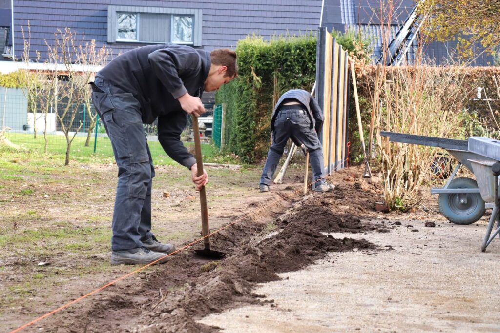 hout beton schutting plaatsen stap voor stap