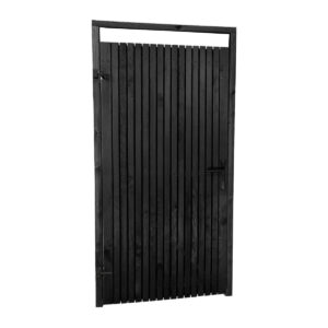 complete houten elan planken schutting tuinpoort zwart met zwarte details andalusie sfeer
