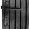 complete houten elan planken schutting tuinpoort zwart met zwarte details andalusie sfeer