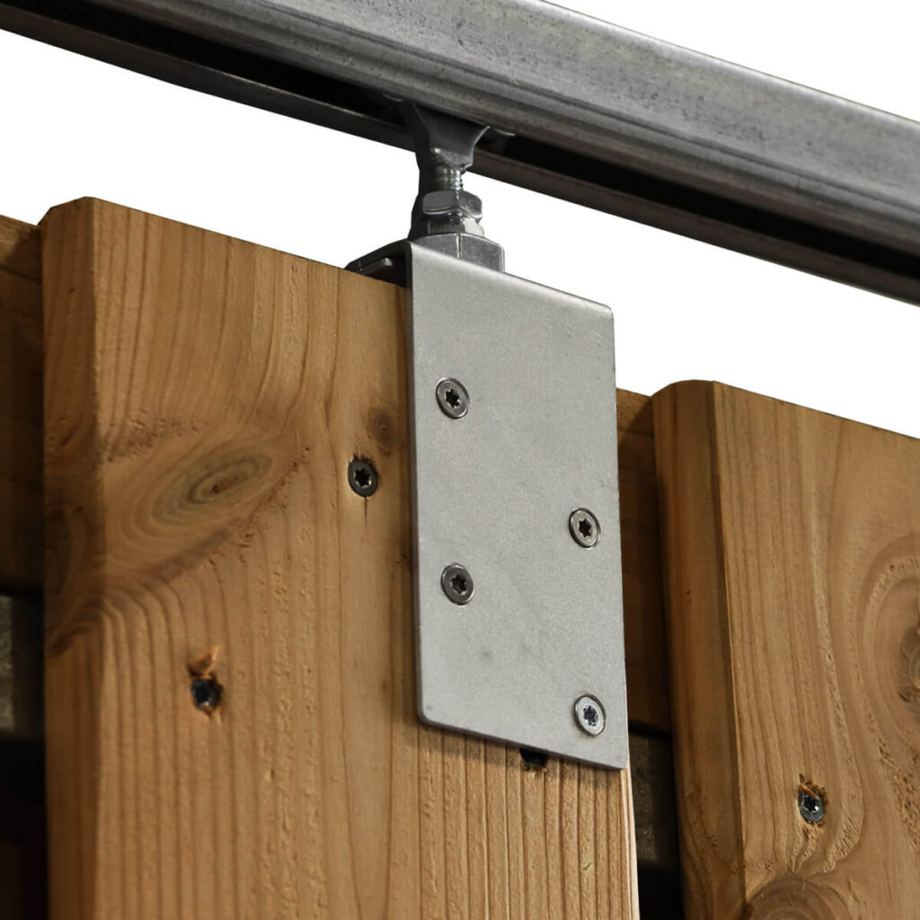 houten schuifpoort met metalen frame grenen