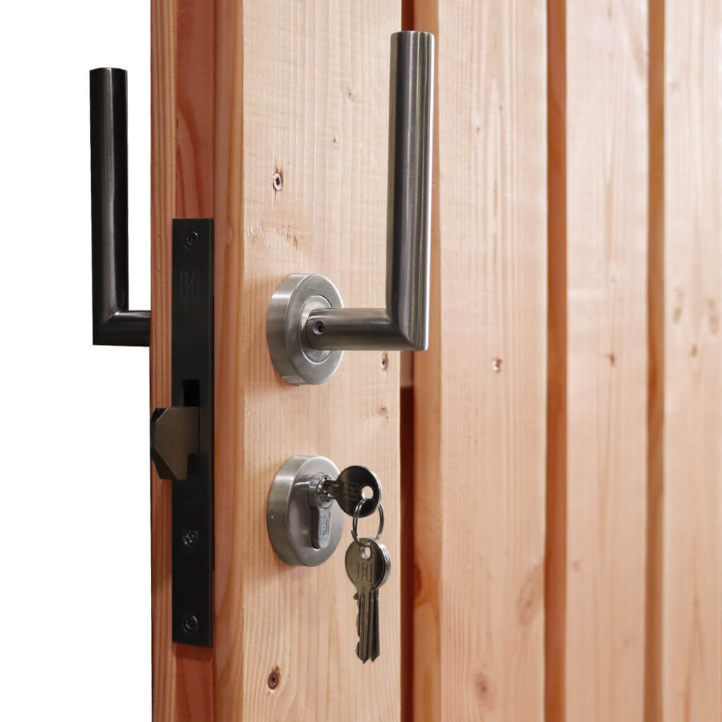 houten schuifpoort met metalen frame red class wood