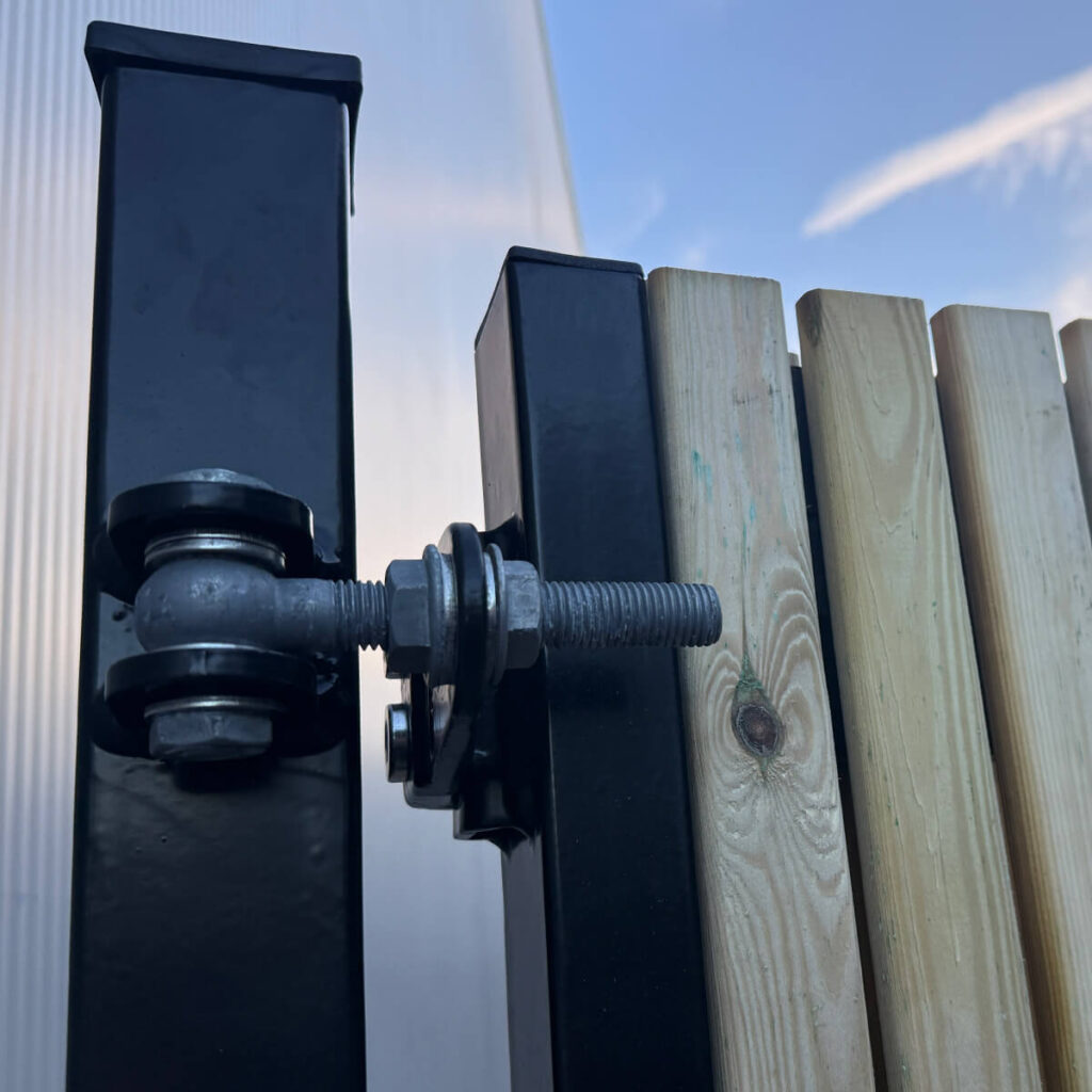 houten hekwerk tuinpoort stalen frame geimpregneerdgrenen elan 9005 180x100 cm vence