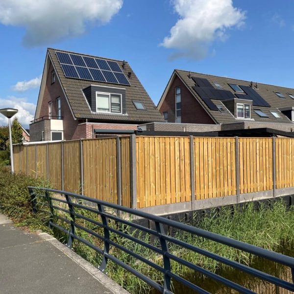 grenen 21 planks schutting voordeelbundel grijs stampbeton schuttingpaal