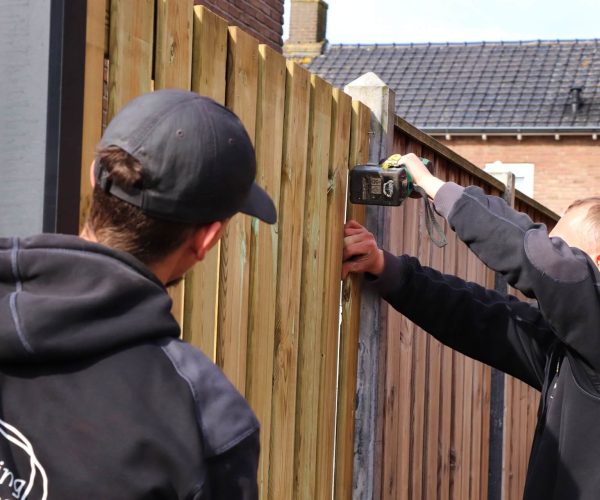 hout beton schutting plaatsen stap voor stap